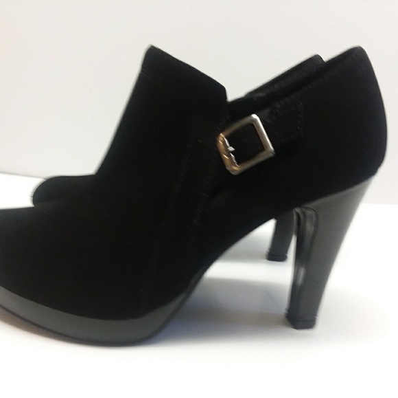 fioni Shoes - Fioni black faux suede booties heels 8.5